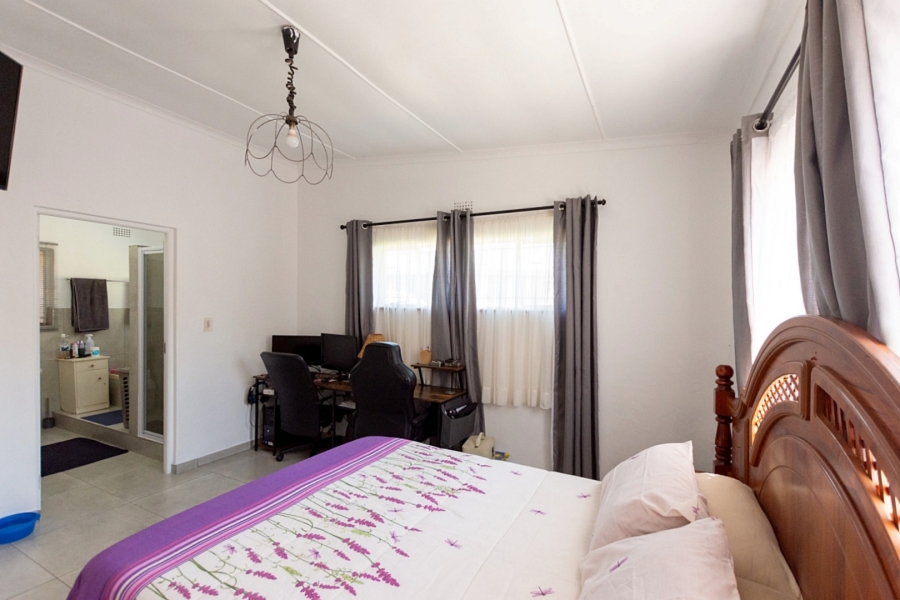 4 Bedroom Property for Sale in Middedorp Western Cape